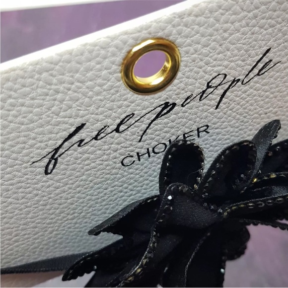 Free People Dust Till Dawn Choker Necklace Black Rhinestone Flower Embellished - Picture 2 of 15